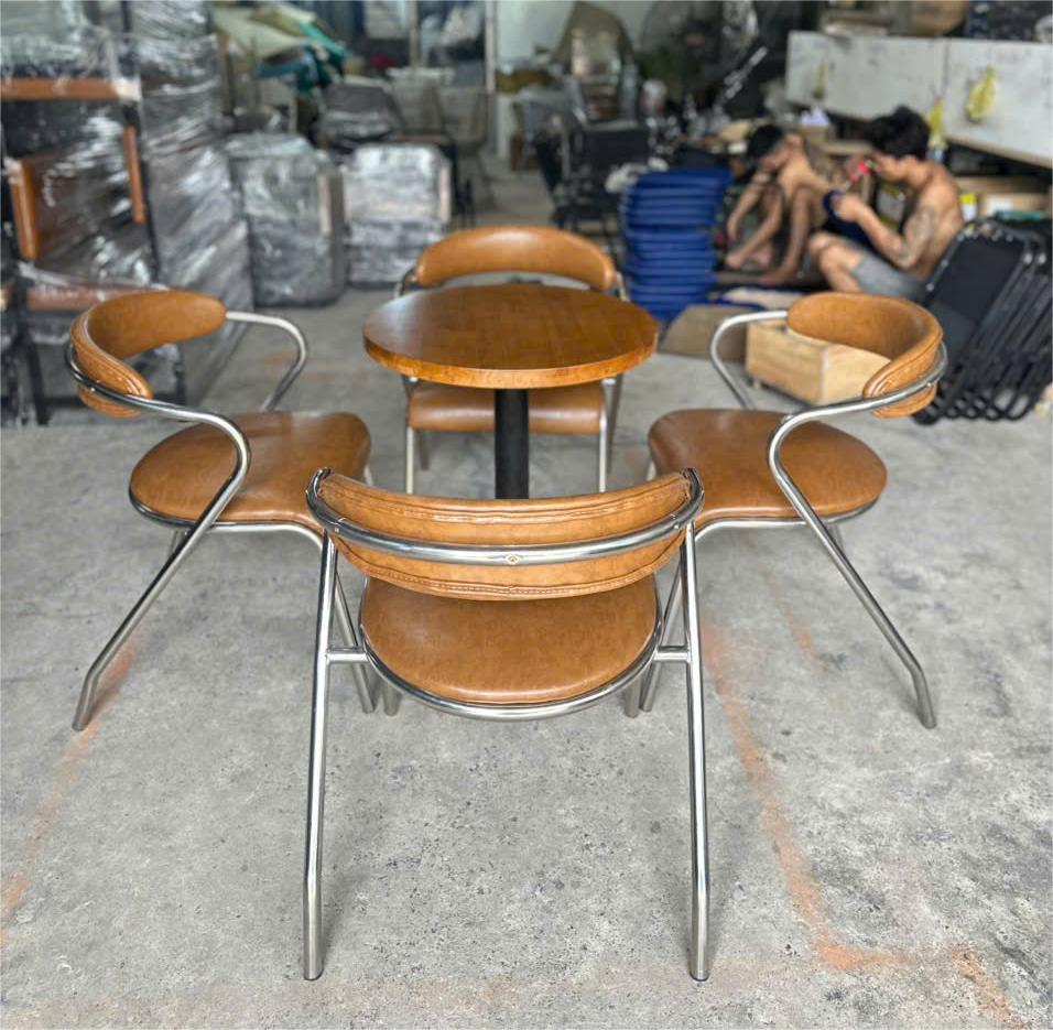 z7211209130222_37d6f95ad14b22a8ab0f6f3c04cc968d