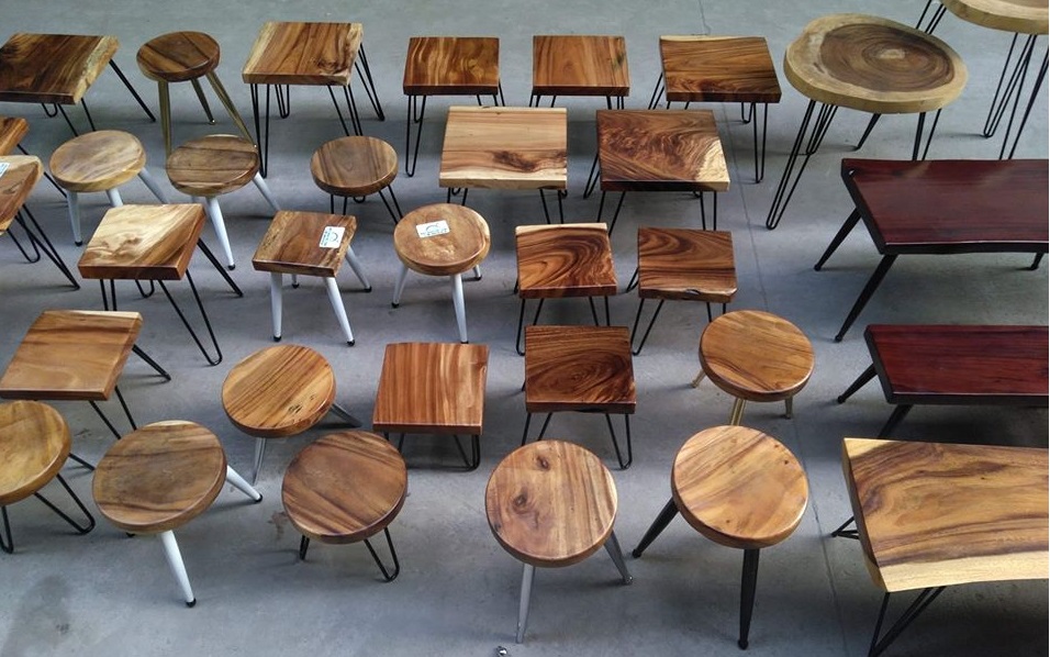 cac-loai-ban-ghe-cho-quan-cafe-nho